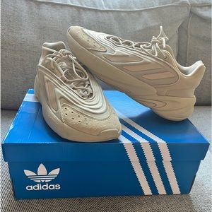 Adidas Ozelia w/ original box